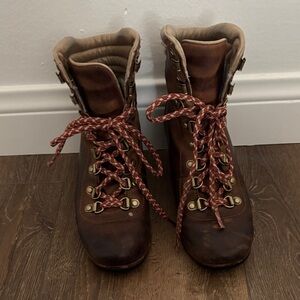 Sorel Brown Lace Up Boots with Red Laces
